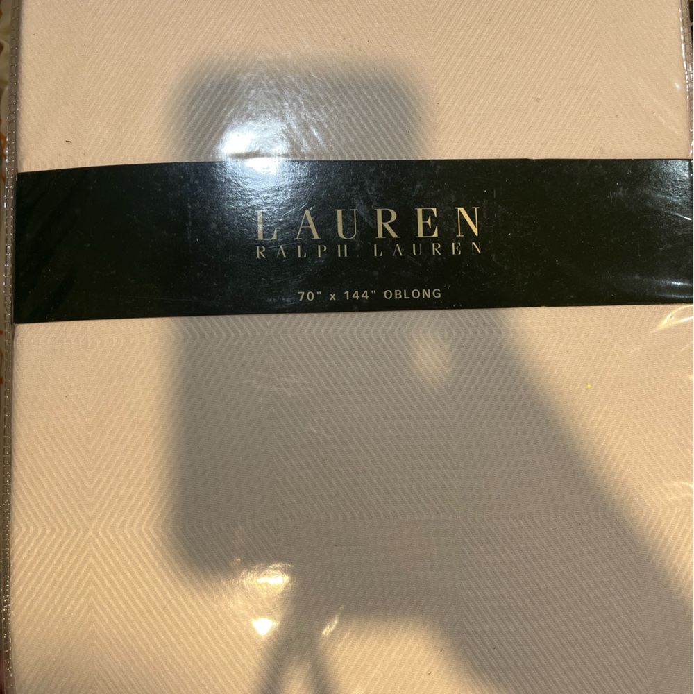 Ralph Lauren 70x144” oblong tablecloth, white